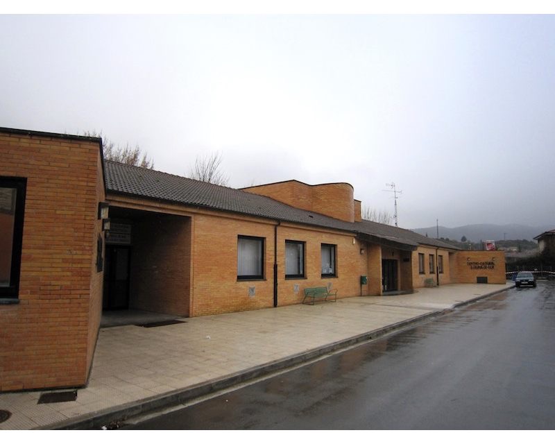 Centro Social de Iruna de Oca (Alava) 1986 imagen exterior Arquitecto Vitoria Gasteiz