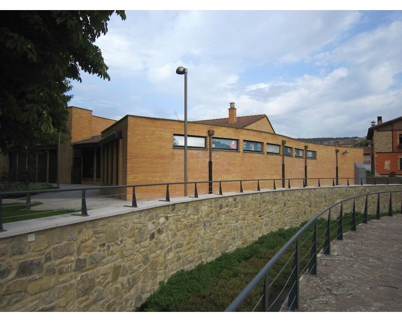 Centro Social de Iruna de Oca (Alava) 1986 imagen exterior Arquitecto Vitoria Gasteiz