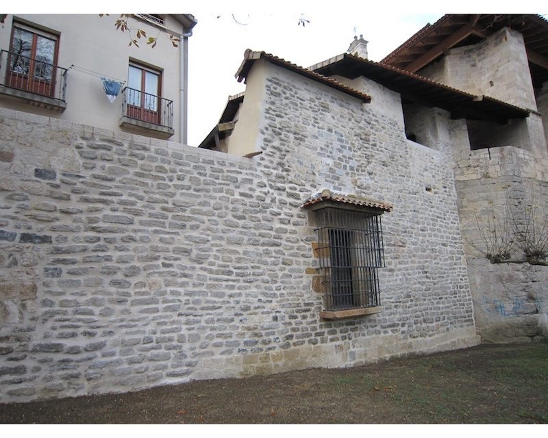 Restauracion Rehabilitacion Lienzo de Muralla en Agurain/Salvatierra (Alava) 2011 imagen exterior Arquitecto Vitoria Gasteiz