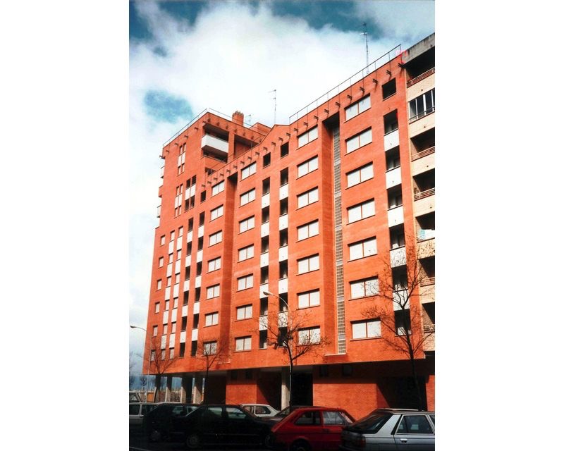 52 Viviendas vpo Vitoria/Gasteiz (Alava) 1991 imagen exterior Arquitecto Vitoria Gasteiz