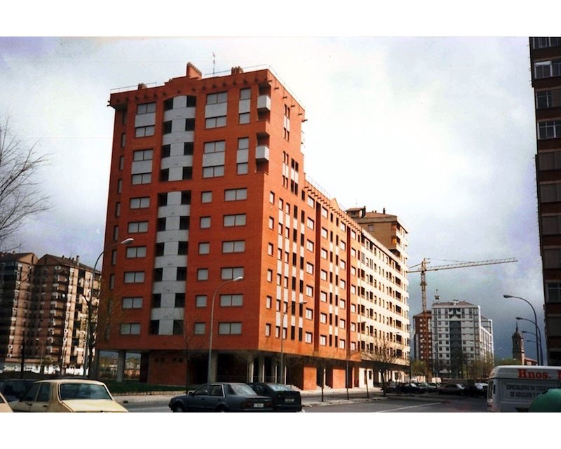 52 Viviendas vpo Vitoria/Gasteiz (Alava) 1991 imagen exterior Arquitecto Vitoria Gasteiz