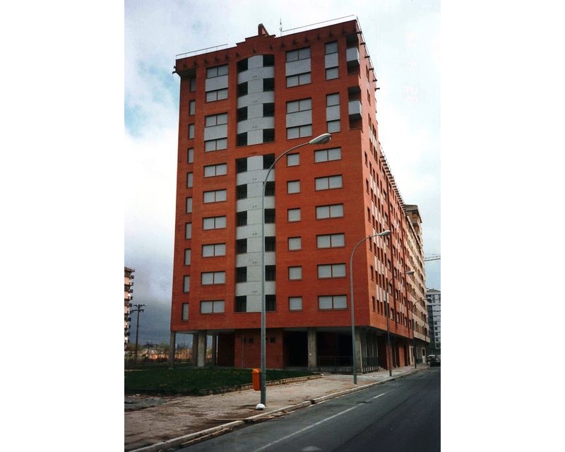 52 Viviendas vpo Vitoria/Gasteiz (Alava) 1991 imagen exterior Arquitecto Vitoria Gasteiz