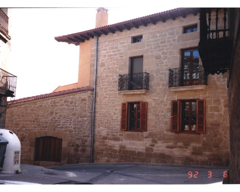 Rehabilitacion vivienda unifamiliar en San Vicente de la Sonsierra (La Rioja) 1989 imagen exterior Arquitecto Vitoria Gasteiz