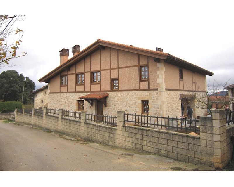 Vivienda y rehabilitacion de cuadra en Aguillo (Burgos) 2012 imagen exterior Arquitecto Vitoria Gasteiz